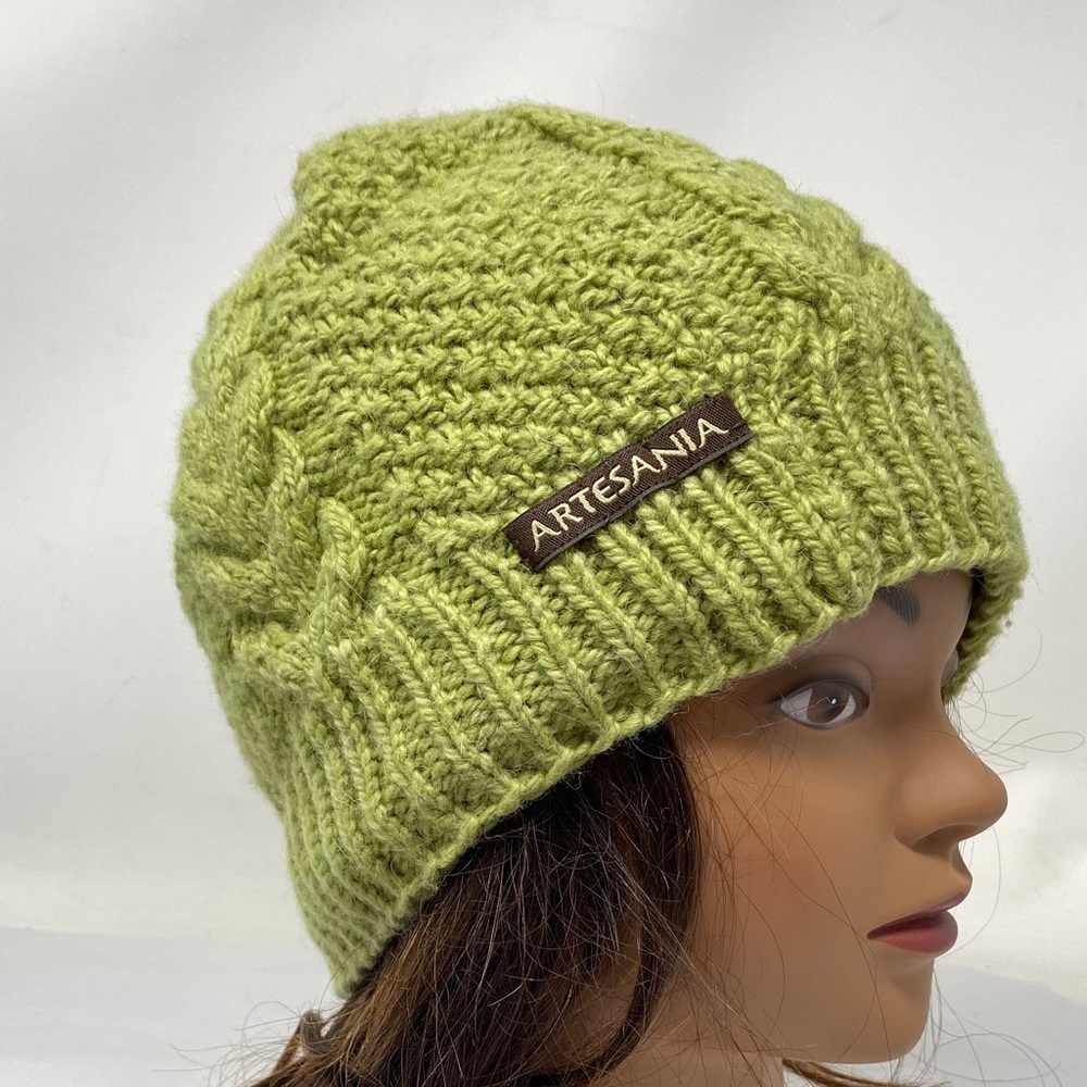 Artesania 100% Alpaca Wool Light Green Cable-Knit Beanie